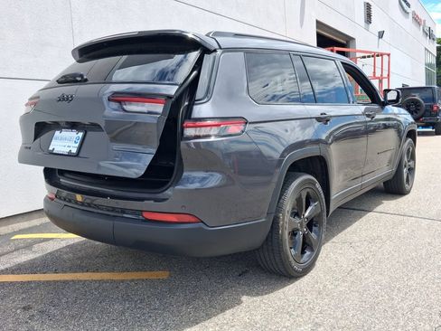 Used 2023 Jeep Grand Cherokee L Laredo AWD/4WD image 11