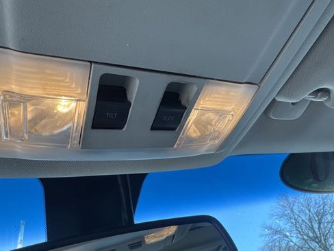 Used 2010 Ford Taurus Limited image 22