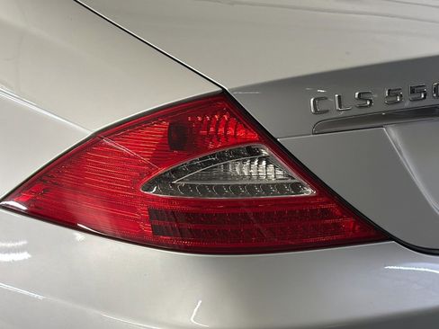 Used 2009 Mercedes-Benz CLS 550 image 12