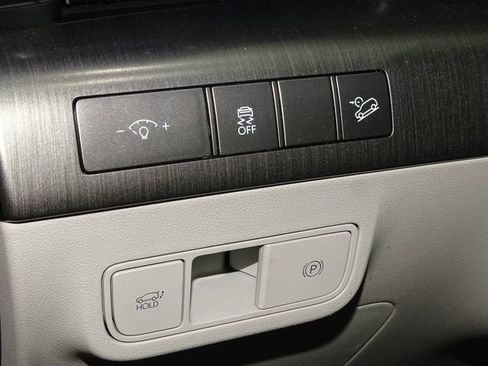 Used 2024 Hyundai Kona Limited FWD image 20