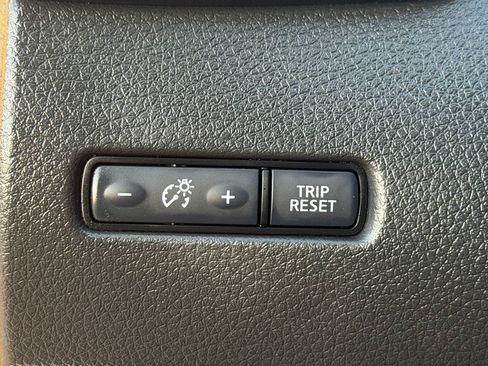 Used 2020 Nissan Rogue Sport S AWD/4WD image 21