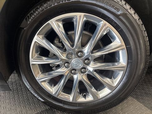 Used 2021 Buick Enclave Premium w/ Sun and Sites Package image 3