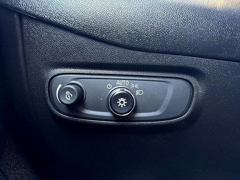 Used 2023 Chevrolet Equinox LT image 26