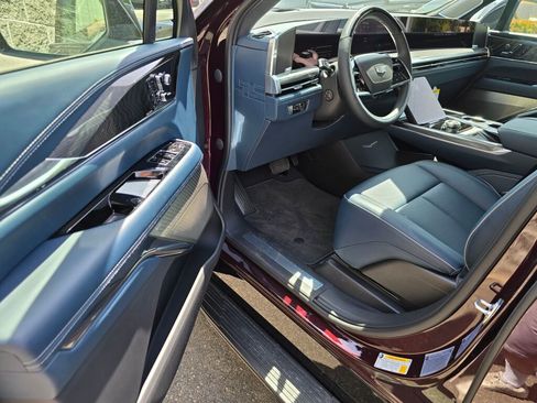 New 2025 Cadillac Escalade IQ Luxury 2 image 23