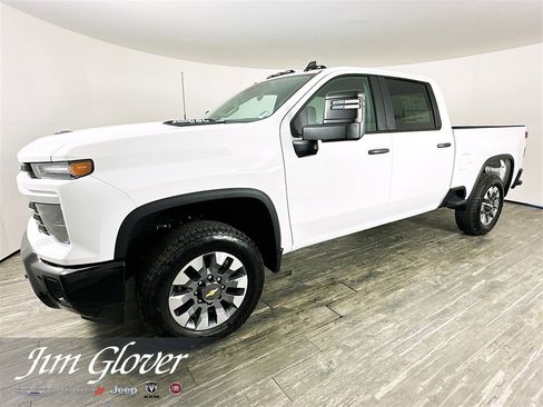 Used 2025 Chevrolet Silverado 2500 Custom w/ Custom Convenience Package image 4