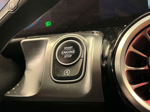 Certified 2023 Mercedes-Benz GLB 250 4MATIC image 31