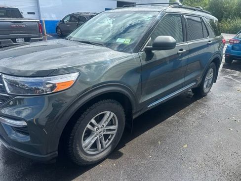 Used 2022 Ford Explorer XLT w/ Equipment Group 202A AWD/4WD image 4