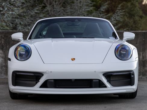 Certified 2024 Porsche 911 Targa 4S image 8