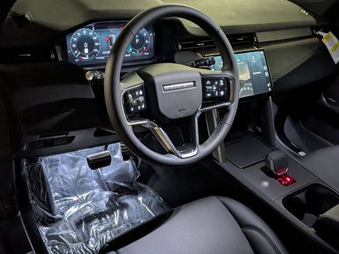 New 2026 Land Rover Discovery Sport Landmark AWD/4WD image 16