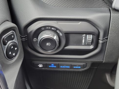 Used 2024 Jeep Wrangler Unlimited Rubicon 4xe AWD/4WD image 12