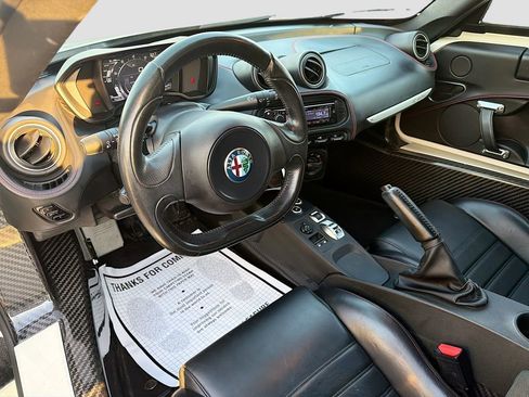 Used 2016 Alfa Romeo 4C Base w/ Convenience Group - Coupe image 19