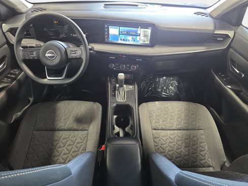 Used 2025 Nissan Kicks SV AWD/4WD image 9