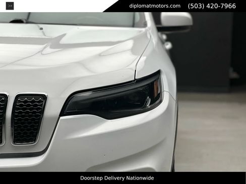 Used 2019 Jeep Cherokee Limited image 12