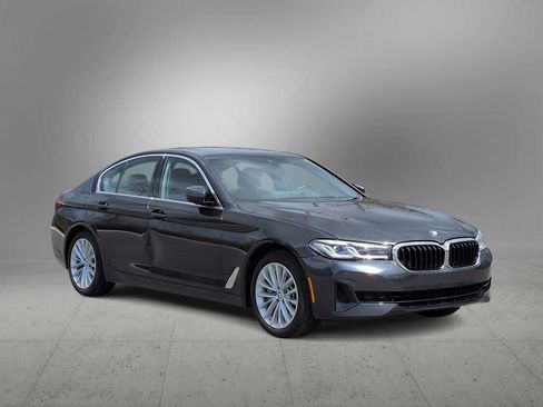 Used 2021 BMW 530e xDrive w/ Premium Package AWD/4WD image 2