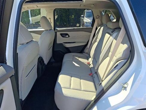 Used 2022 Nissan Rogue SL w/ SL Premium Package image 43