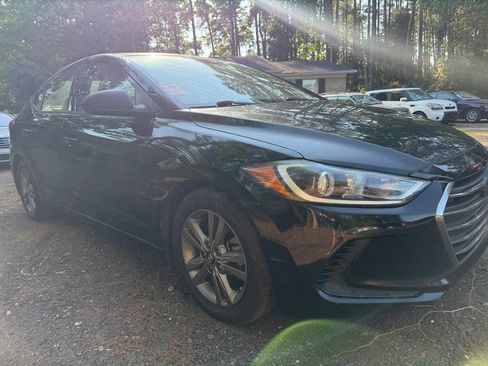 Used 2018 Hyundai Elantra SEL FWD image 10