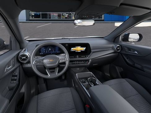New 2027 Chevrolet Equinox LT w/ LPO, Floor Liner Package FWD image 15
