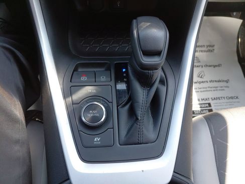 Certified 2022 Toyota RAV4 XLE AWD/4WD image 39