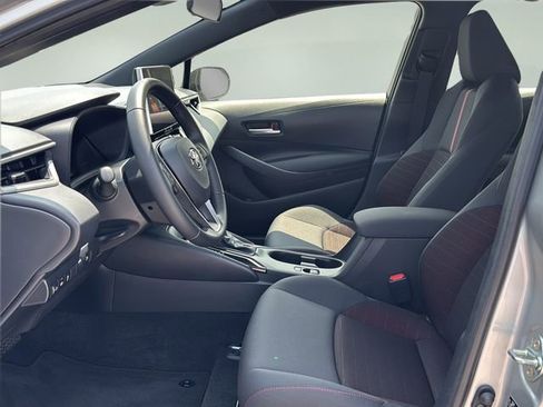 Used 2026 Toyota Corolla SE w/ SE Premium Package FWD image 17