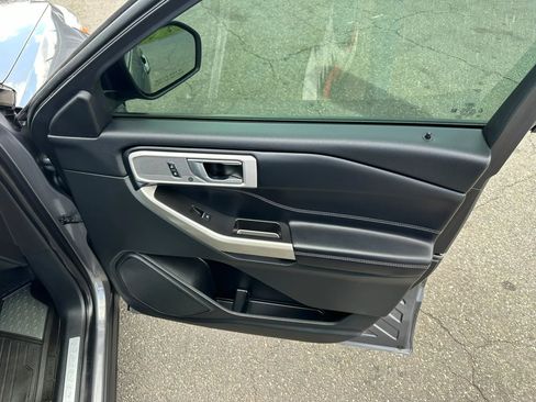 Used 2021 Ford Explorer Limited w/ Equipment Group 301A image 40