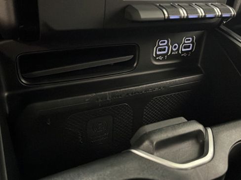 Used 2022 RAM 1500 Laramie AWD/4WD image 31