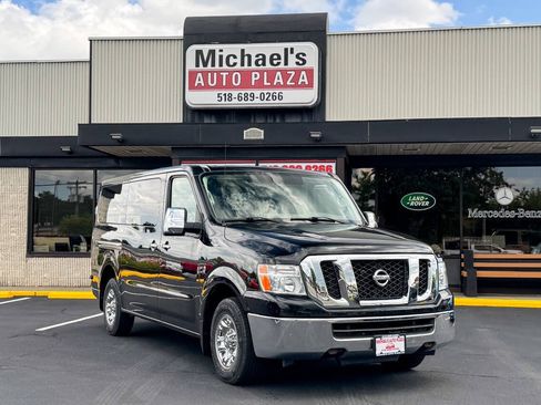 Used 2018 Nissan NV 3500 SV w/ Navigation Package RWD image 2