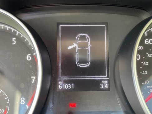 Used 2016 Volkswagen Golf S FWD image 14