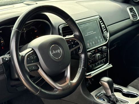 Used 2021 Jeep Grand Cherokee Laredo X RWD image 19