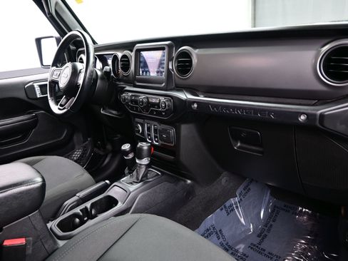 Used 2021 Jeep Wrangler Sport AWD/4WD image 16