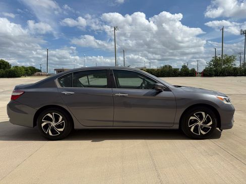 Used 2016 Honda Accord LX image 5