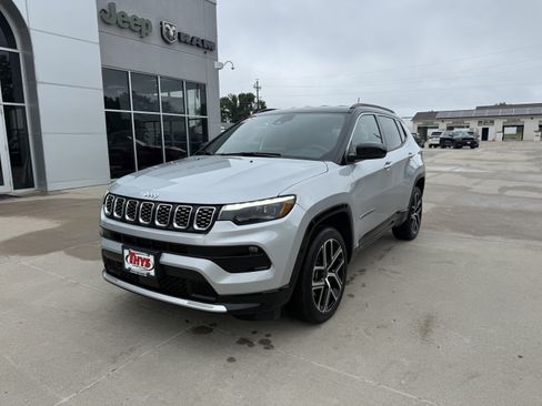 Used 2025 Jeep Compass Limited w/ Elite Group AWD/4WD image 35