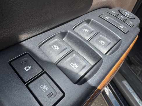 Used 2014 Chevrolet Silverado 1500 High Country w/ High Country Premium Package AWD/4WD image 16