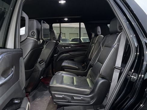 Used 2021 Cadillac Escalade Premium Luxury w/ LPO, Illumination Package image 15