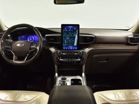 Used 2020 Ford Explorer Platinum w/ Premium Technology Package image 13