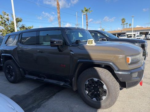 Used 2024 GMC Hummer EV 3X w/ Extreme Off-Road Package image 3