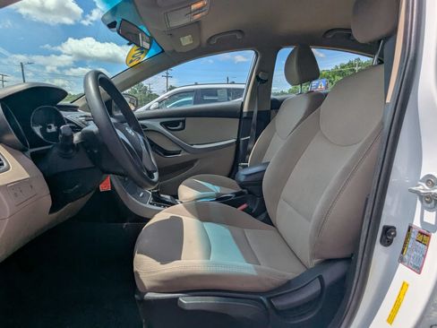 Used 2016 Hyundai Elantra SE FWD image 10