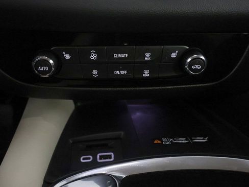 Used 2023 Buick Enclave Essence AWD/4WD image 49