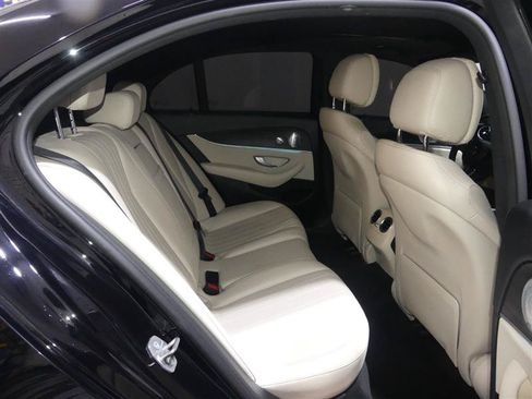 Used 2017 Mercedes-Benz E 300 4MATIC image 29