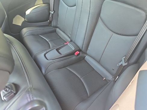 Used 2014 INFINITI Q60 Convertible w/ Premium Package RWD image 11