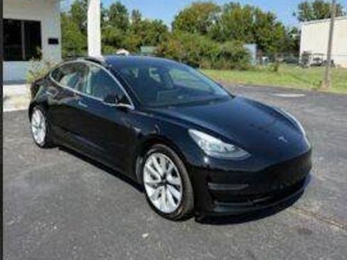 Used 2019 Tesla Model 3 Standard Range Plus RWD image 2