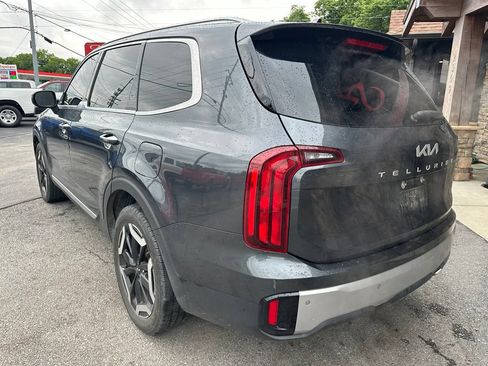 Used 2023 Kia Telluride S w/ S Sunroof Package FWD image 2