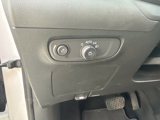 Used 2024 Buick Encore GX Sport Touring FWD image 12