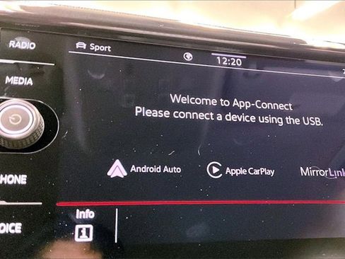 Used 2022 Volkswagen Taos SEL image 32