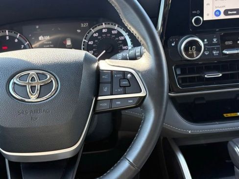 Used 2024 Toyota Highlander XLE image 66