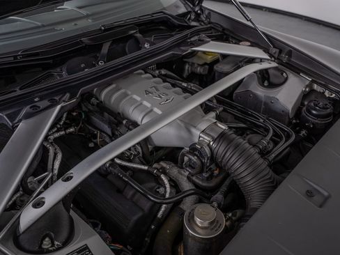 Used 2012 Aston Martin V8 Vantage Roadster RWD image 35
