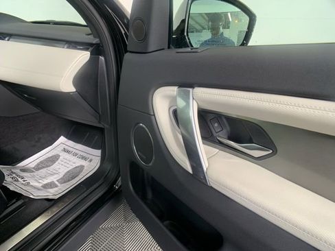 Certified 2024 Land Rover Discovery Sport Dynamic SE image 31