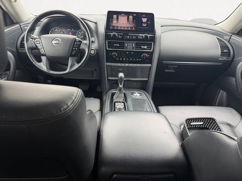 Used 2023 Nissan Armada SV image 3