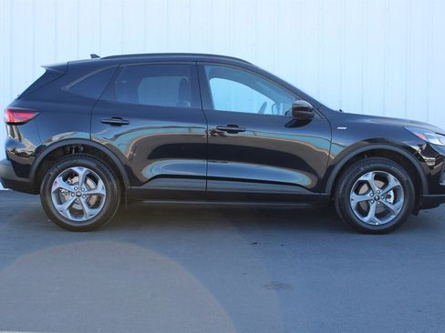 Used 2025 Ford Escape ST-Line Select AWD/4WD image 4