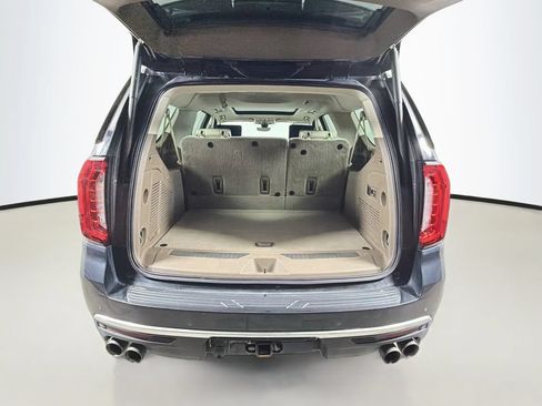 Used 2021 GMC Yukon XL Denali w/ Denali Premium Package AWD/4WD image 25