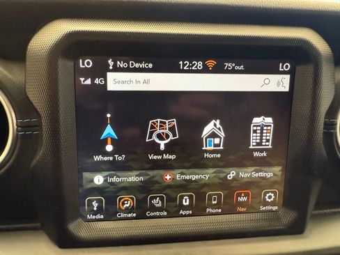 Used 2022 Jeep Wrangler Unlimited Rubicon 4xe w/ Cold Weather Group AWD/4WD image 31